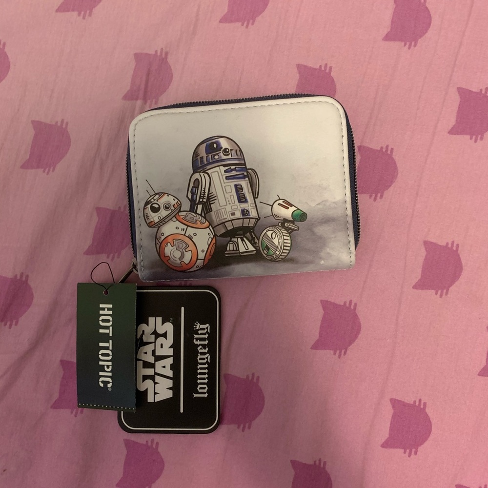 Hot Topic Loungefly Star Wars mini wallet